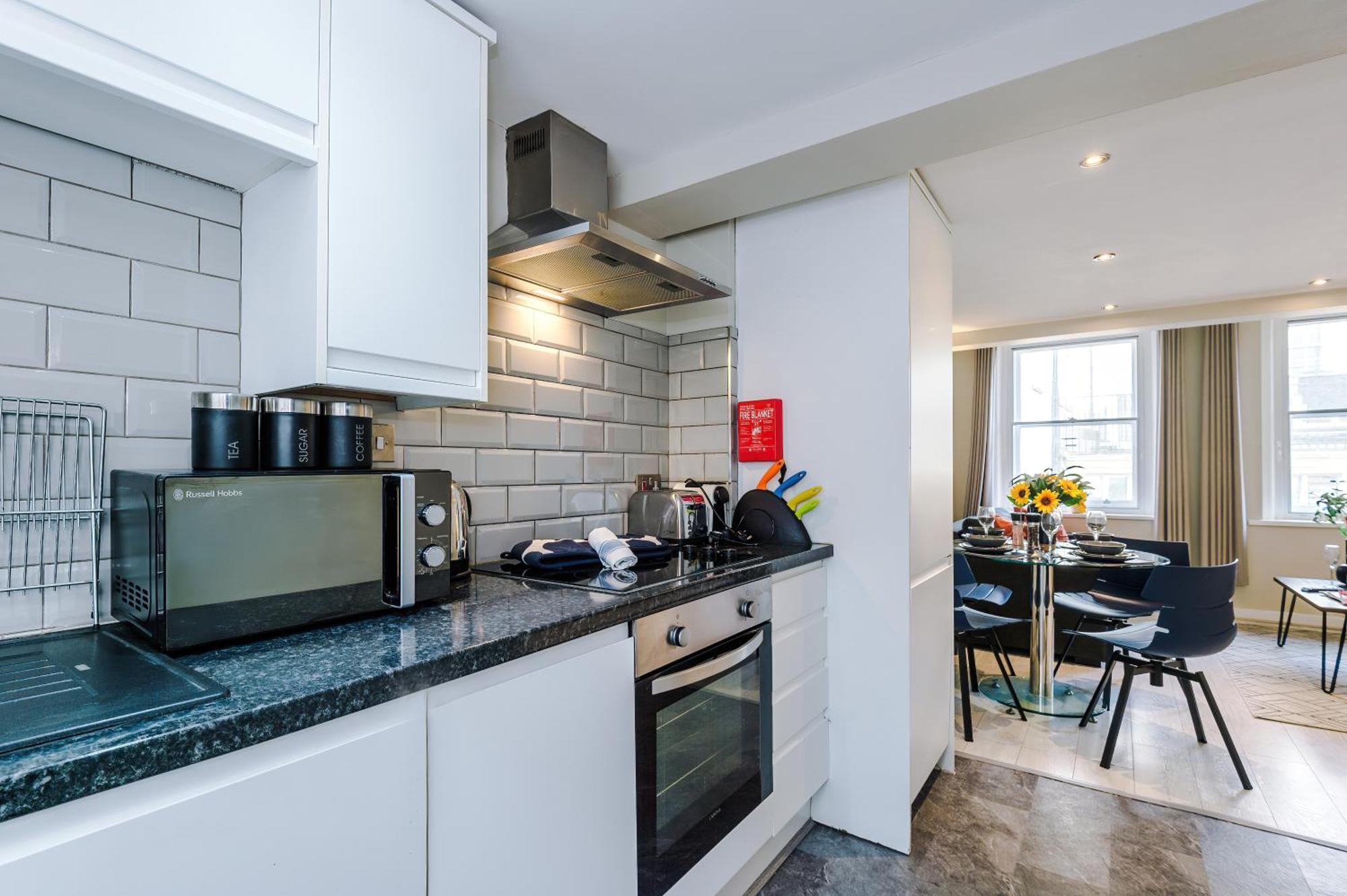 Apartment New! Stunning Centre 2-bed In By 53 Degrees Property, Ideal For Small Groups, Sleeps 6! *