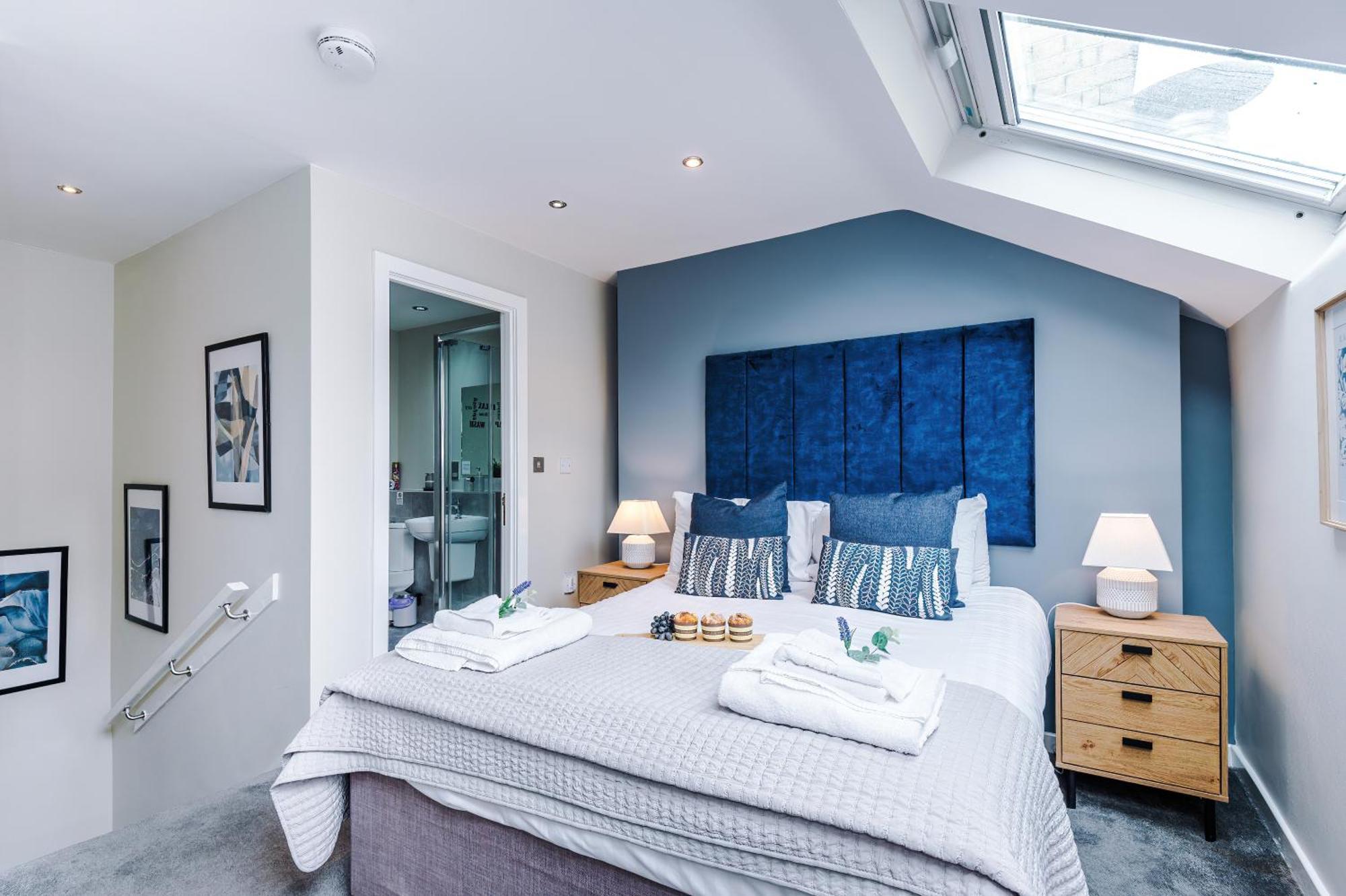 New! Stunning Centre 2-bed In By 53 Degrees Property, Ideal For Small Groups, Sleeps 6! Apartment Liverpool